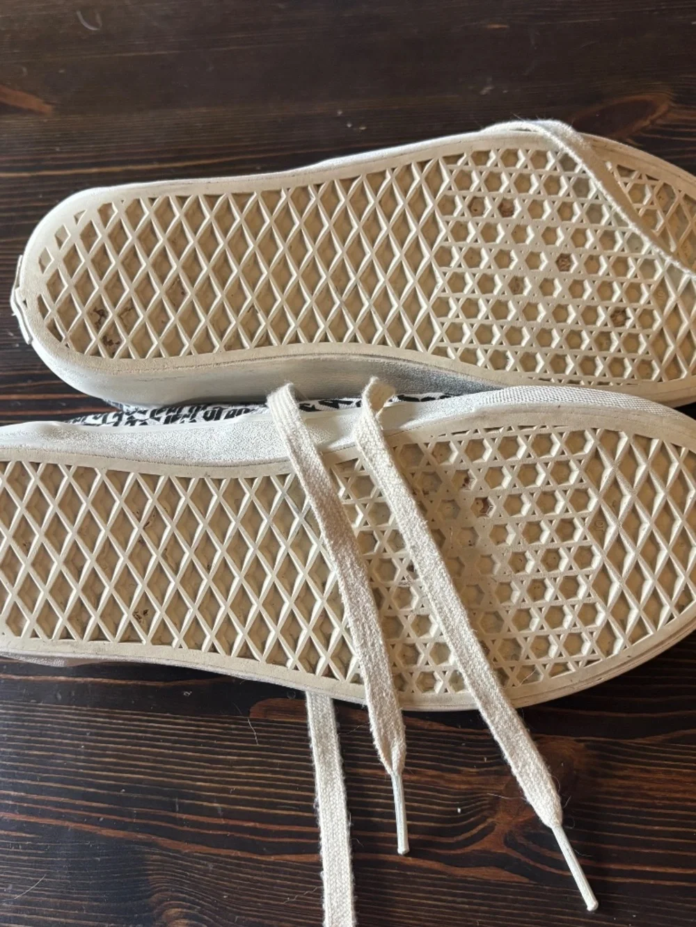 Vans very good